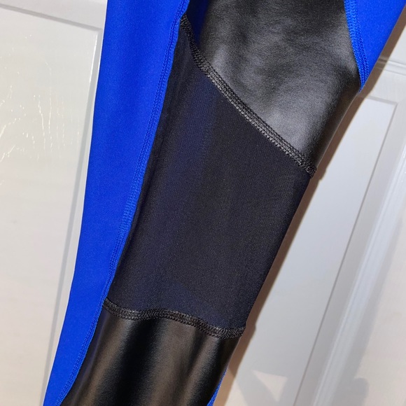 90 Degree by Reflex blue crop leggings size L - Picture 3 of 9
